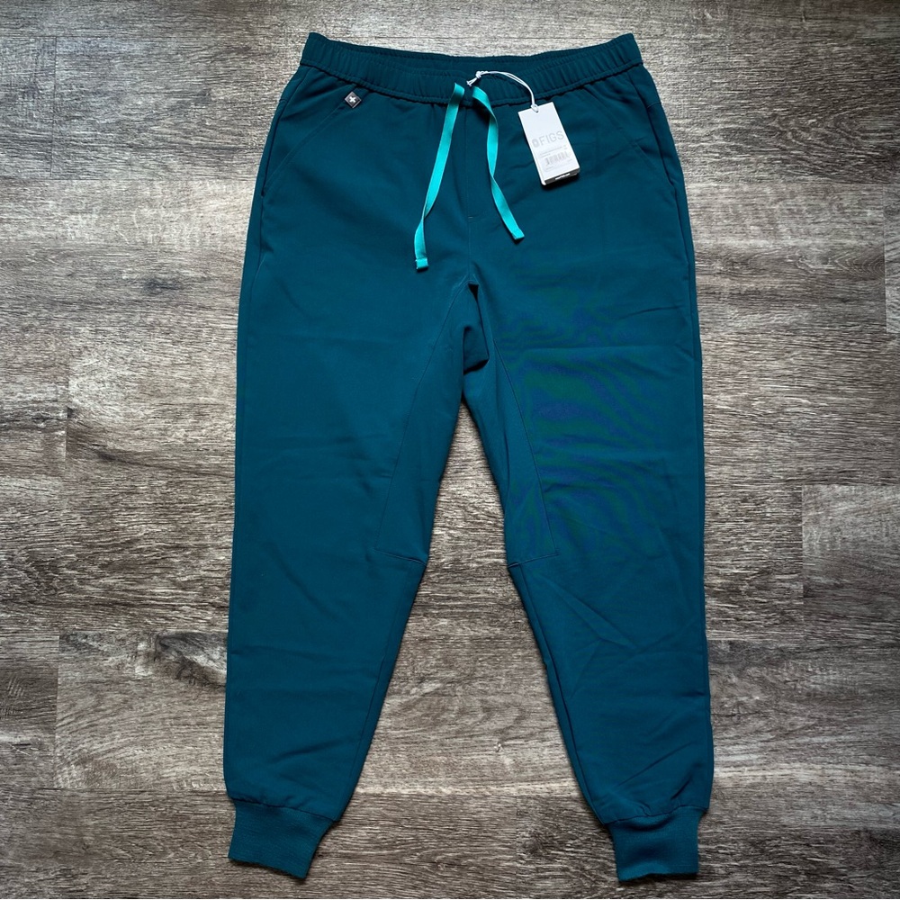 Men’s NWT Figs Scrub Pants S
